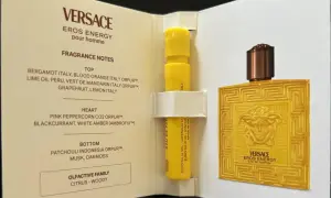 Próbka perfum Versace Eros Energy dla mężczyzn. Złota butelka i nuty zapachowe: cytrusowo-drzewne.