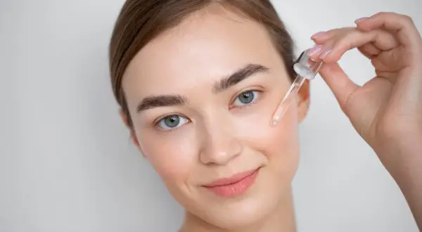 Jak stosować serum Arkady TC16, aby uzyskać zdrową skórę i paznokcie
