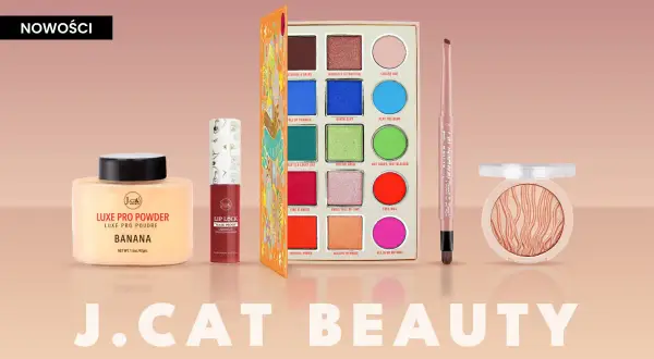 Zestaw kosmetyków J.Cat Beauty: puder, pomadka, paleta cieni i sztyft do makijażu.